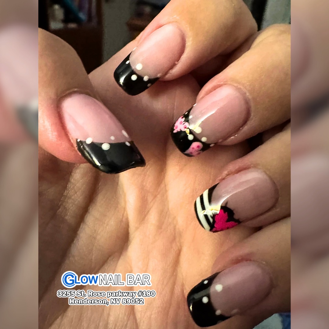 Glow Nail Bar